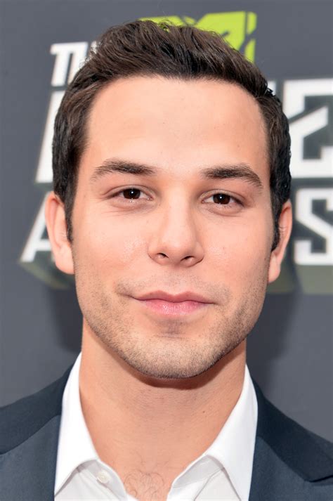 skylar astin